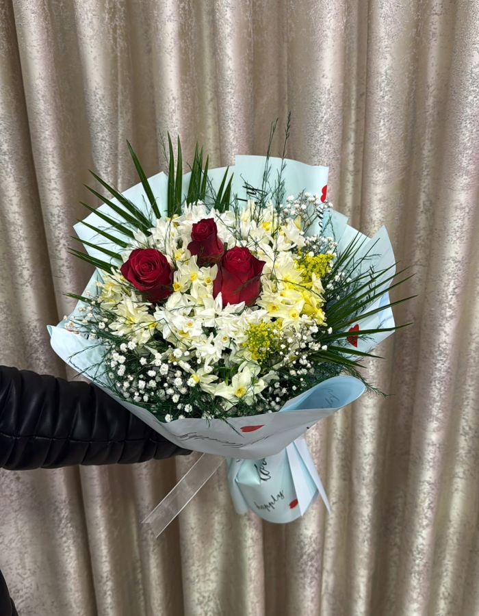 Gül ve Nergis Buketi